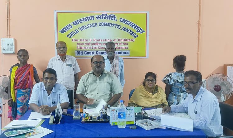 सीडब्ल्यूसी ने सारण से बालिका को लाकर परिजन को सौंपा