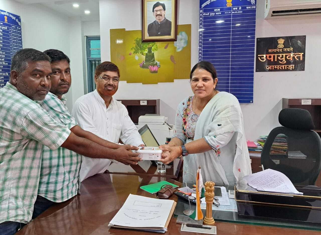 झामुमो नेता ने विभिन्न समस्याओं पर की चर्चा