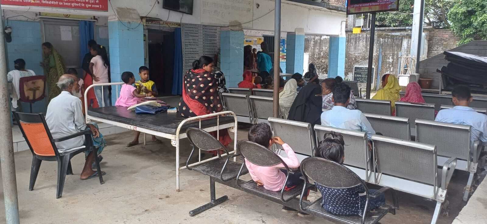 प्रभारी चिकित्सा पदाधिकारी की आईडी का इस्तेमाल कर  आयुष चिकित्सक कर रही ओपीडी में मरीजों का इलाज