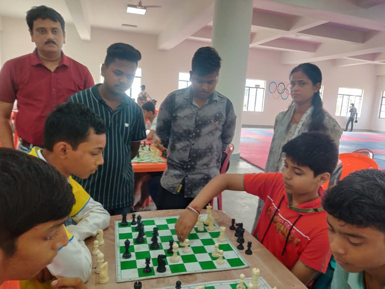 जिला-स्तरीय एसजीएफआई शतरंज में 24 खिलाड़ी चयनित