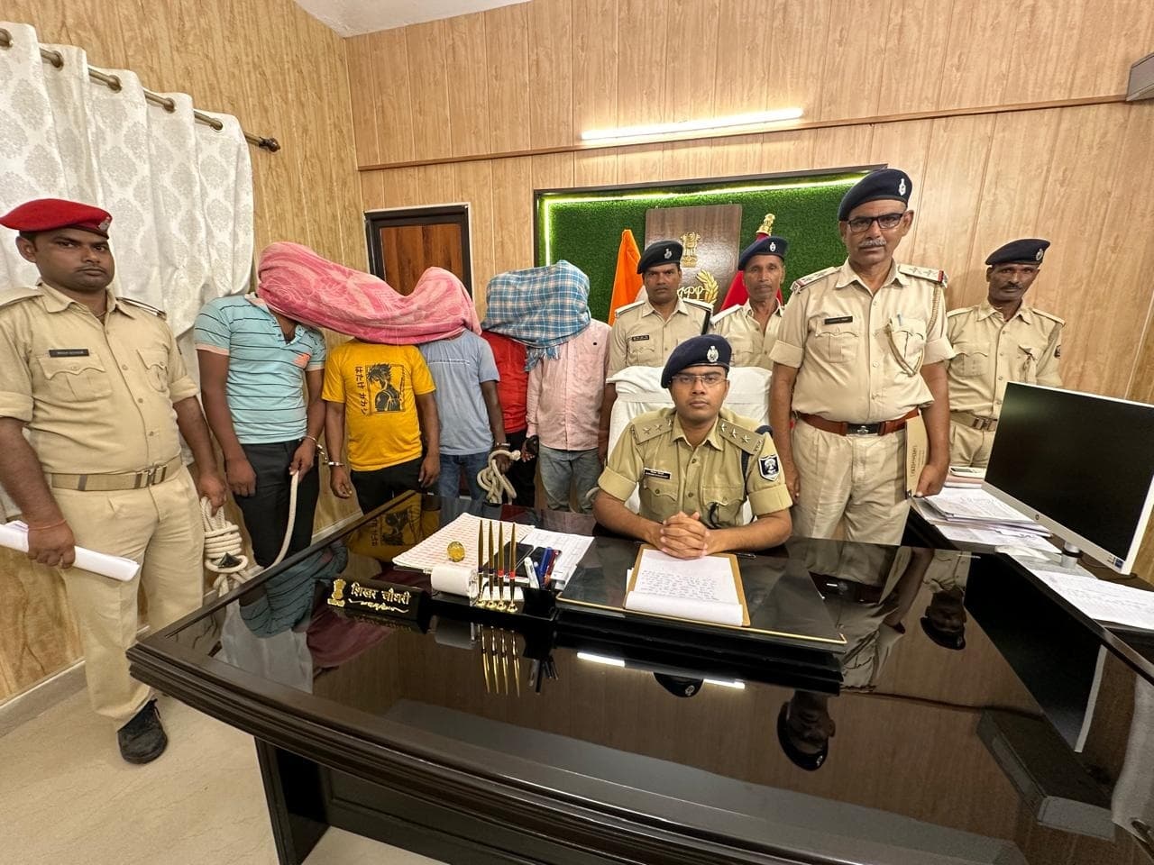 Crime news : वाहन चोर गिरोह के पांच बदमाश गिरफ्तार