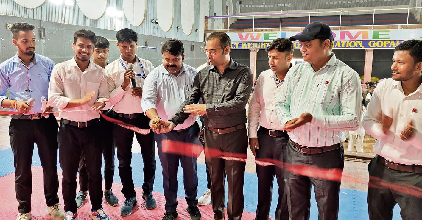 विद्यालय खेल के तीसरे दिन हुई योग, ताइक्वांडो और क्रिकेट की प्रतियोगिता