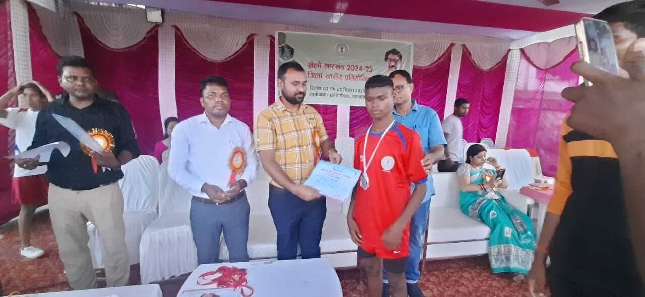 बैंड प्रतियोगिता में बालिका विद्यालय की टीम मिला प्रथम स्थान