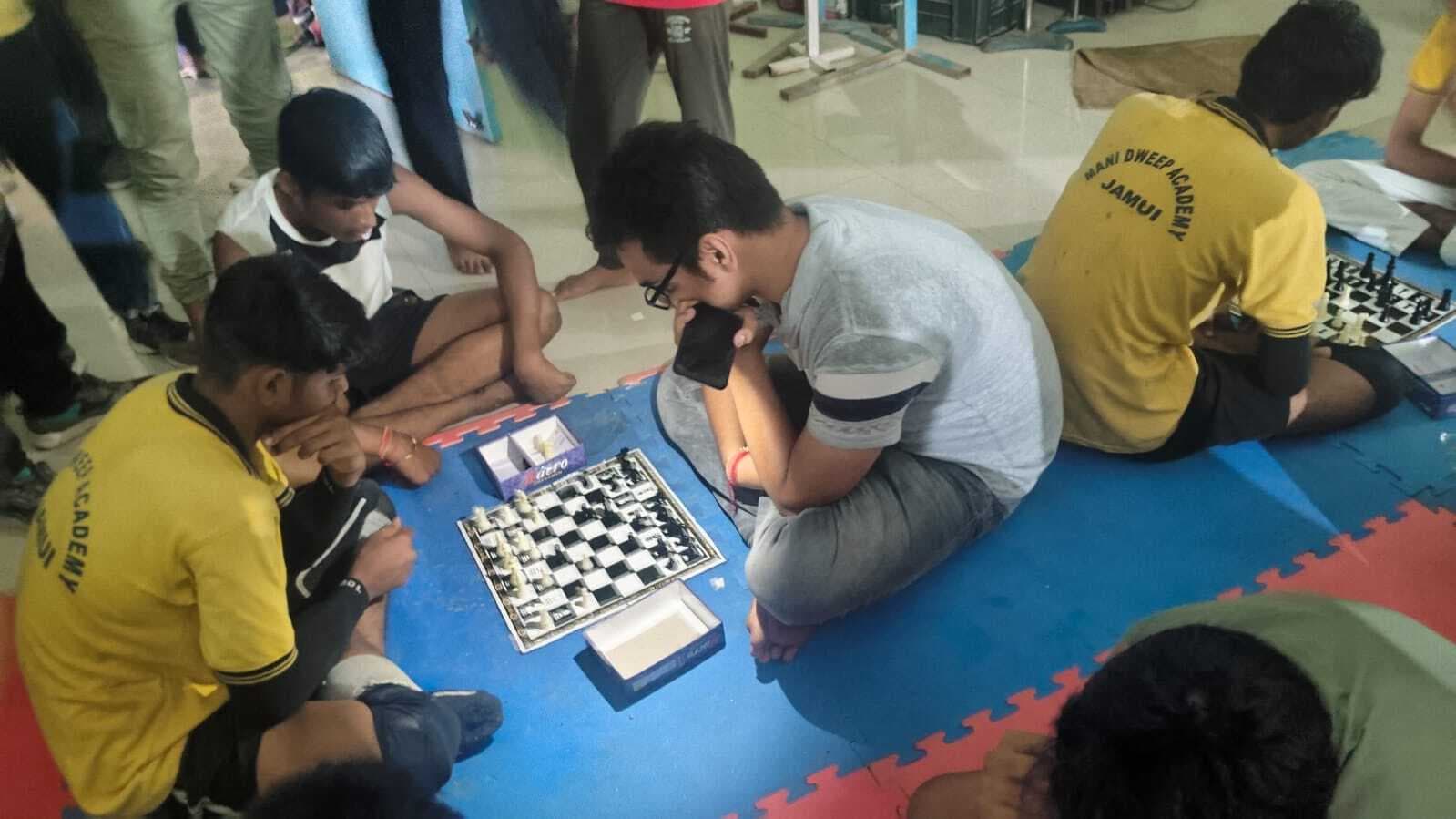 छात्र-छात्राओं ने दिखायी अपनी खेल प्रतिभा