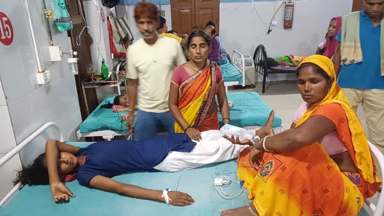 अल्बेंडाजोल टेबलेट खाने के बाद बिगड़ी नौवीं कक्षा छात्रा की तबीयत, सदर अस्पताल में भर्ती