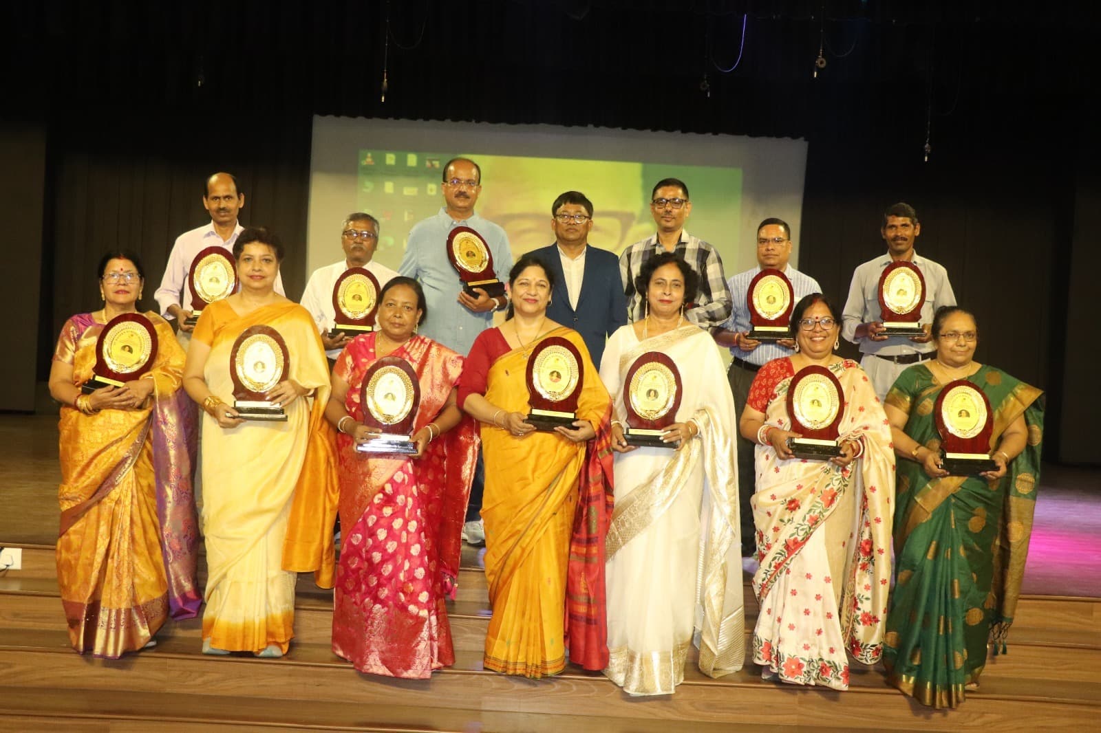 संत जेवियर स्कूल के शिक्षक हुए सम्मानित