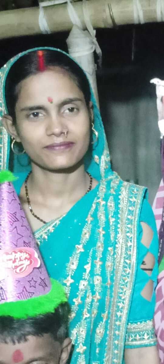 फाइनेंस कर्मियों के तगादा से तंग महिला ने लगायी फांसी, मौत