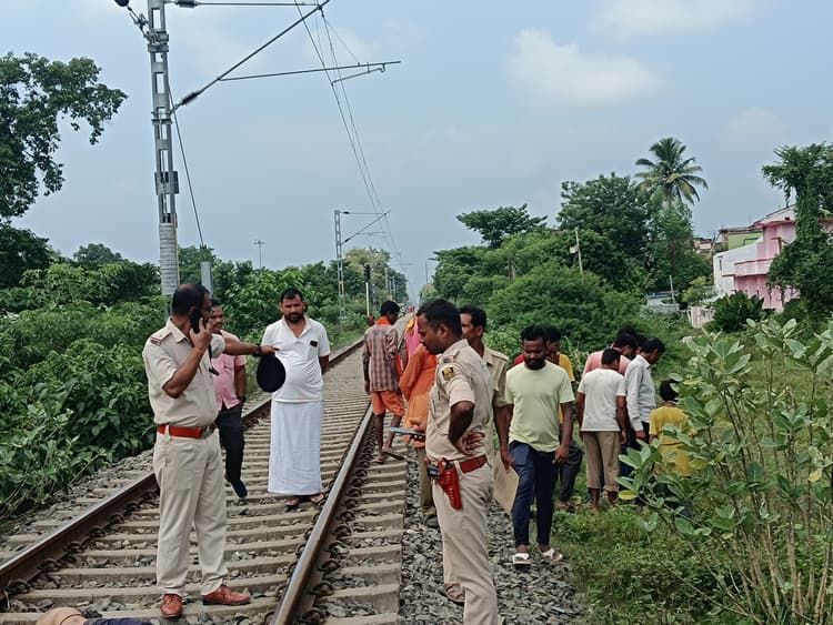 ट्रेन से कट कर युवक की मौत