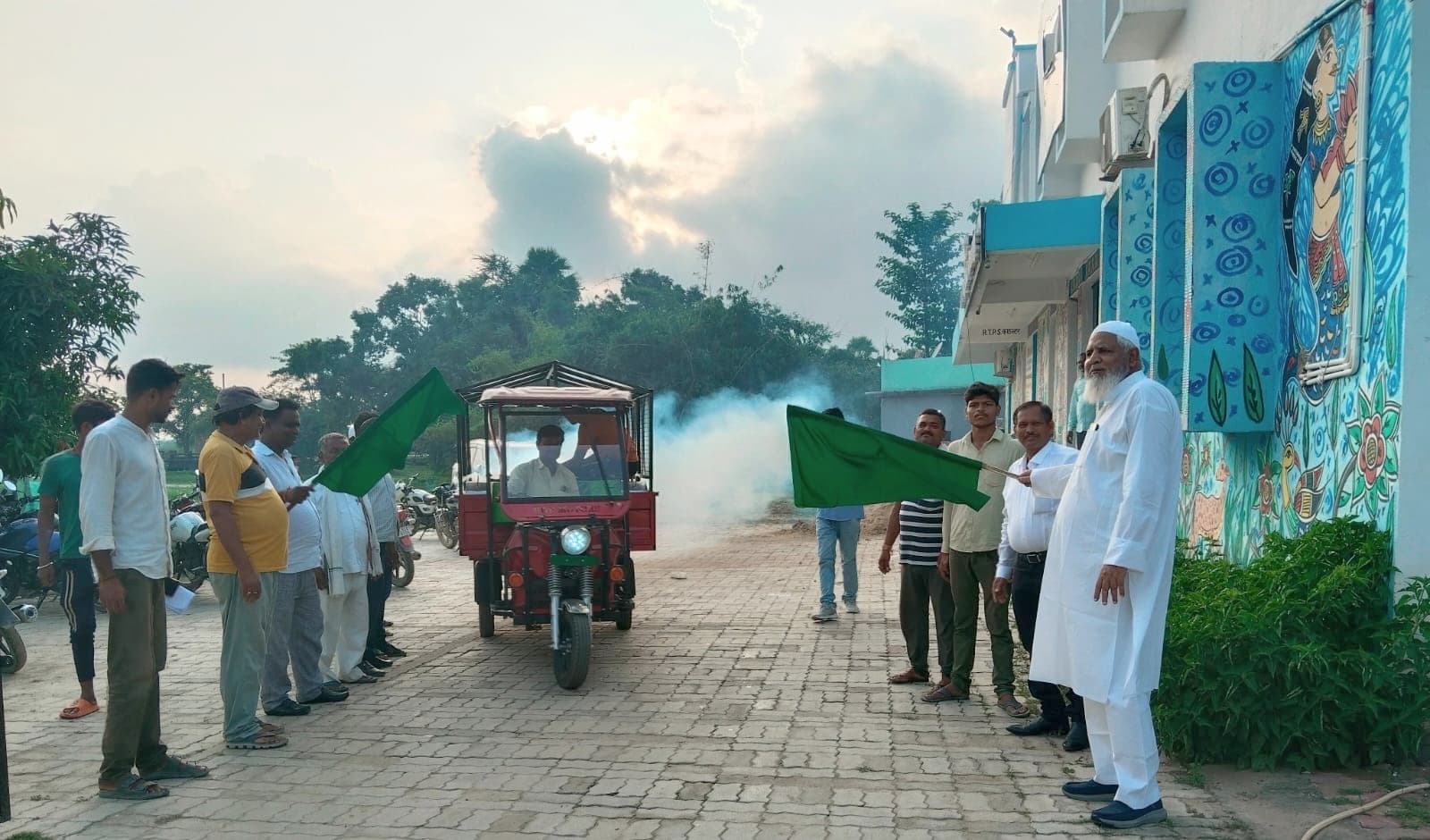 वार्डों में चलाया जा रहा विशेष फॉगिंग अभियान