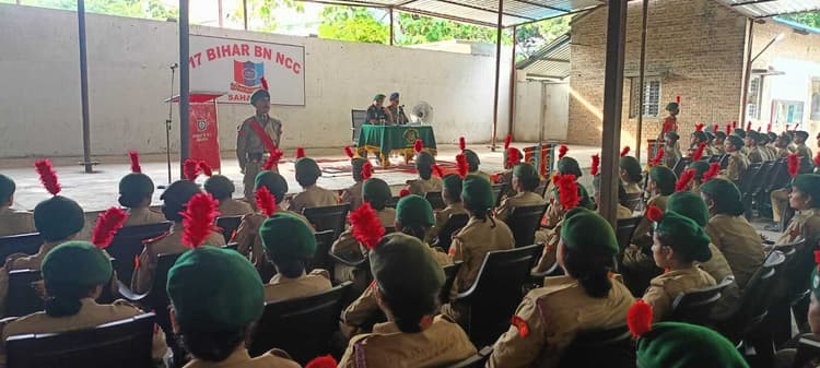 एनसीसी के माध्यम से सशस्त्र बलों में शामिल होना करियर का अच्छा विकल्पः ग्रुप कमांडर