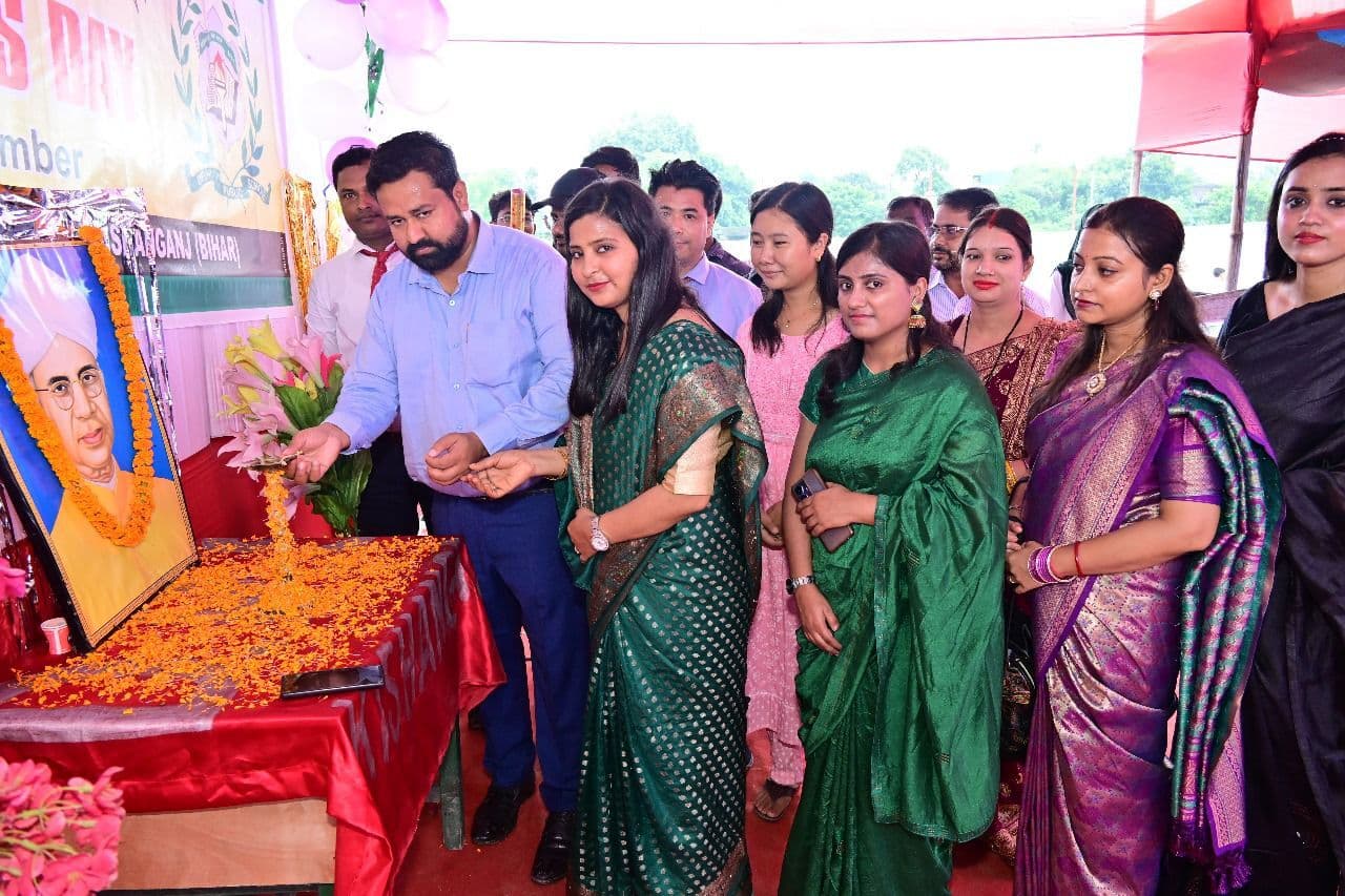 जिले में धूमधाम से मनायी डा सर्वपल्ली राधाकृष्णन की जयंती, कई कार्यक्रम आयोजित