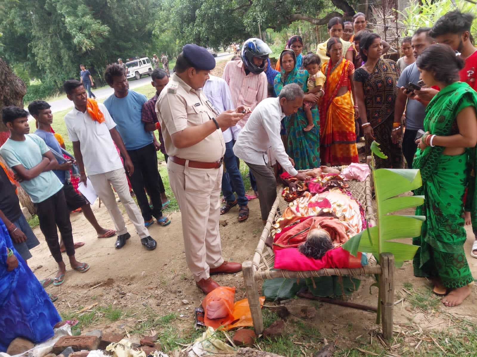 सड़क दुर्घटना में दो की मौत, एक घायल