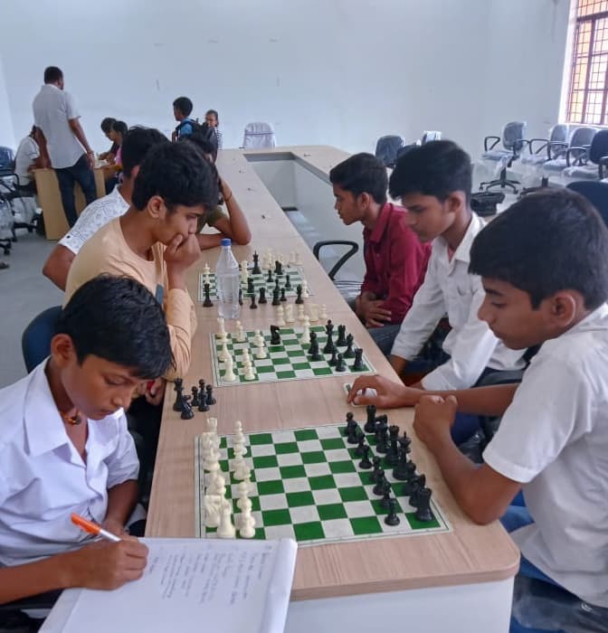 जिला खेल में तीसरे दिन कबड्डी, बॉलीबॉल, कुश्ती, फुटबॉल व शतरंज खिलाड़ियों ने दिखाया दम