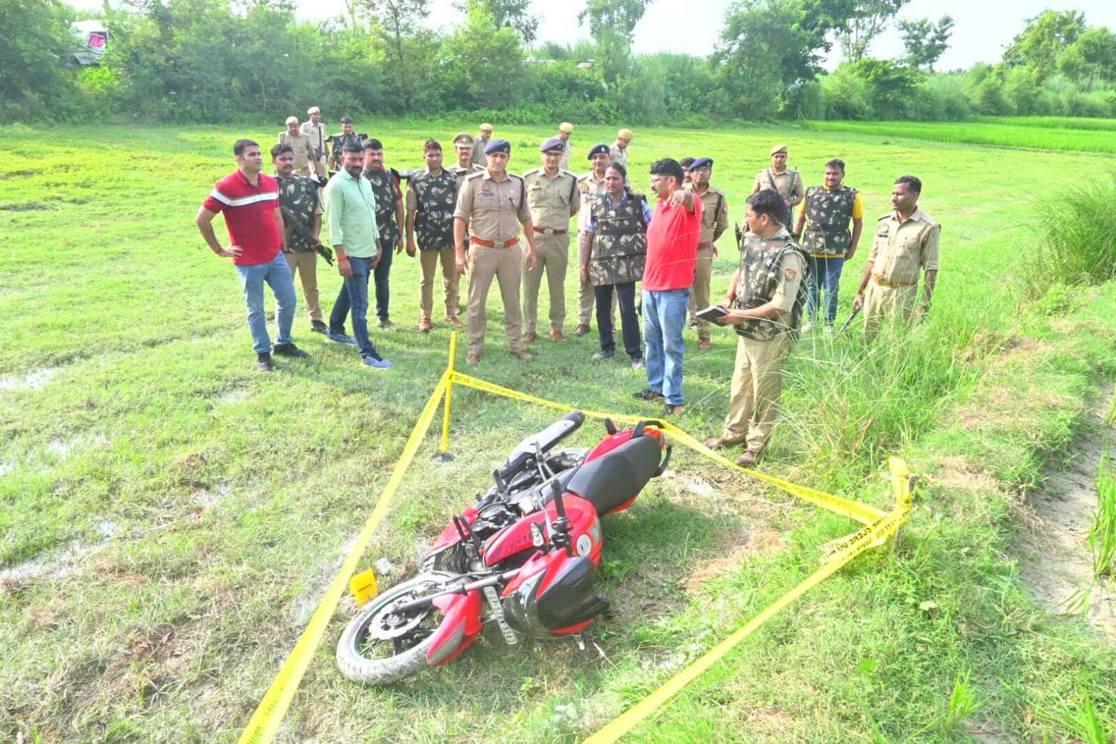 गौ तस्कर एवं उत्तर प्रदेश पुलिस के बीच हुई मुठभेड़, दो गौ तस्कर घायल