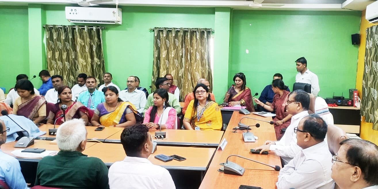 प्रारंभिक दौर का ज्ञान बच्चों के जीवन में सफलता पाने में सहायक : डीएम