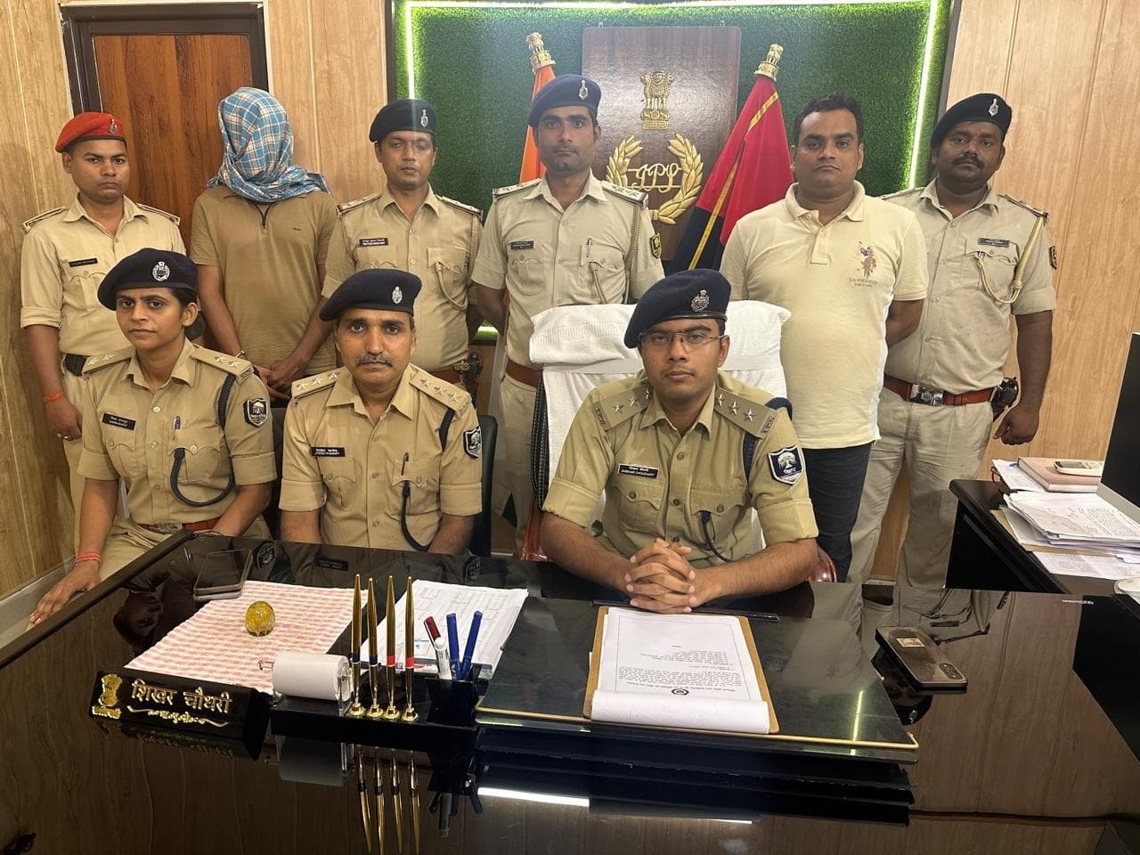 ATM machine cut and cash stolen : 25 हजार का इनामी बदमाश गिरफ्तार