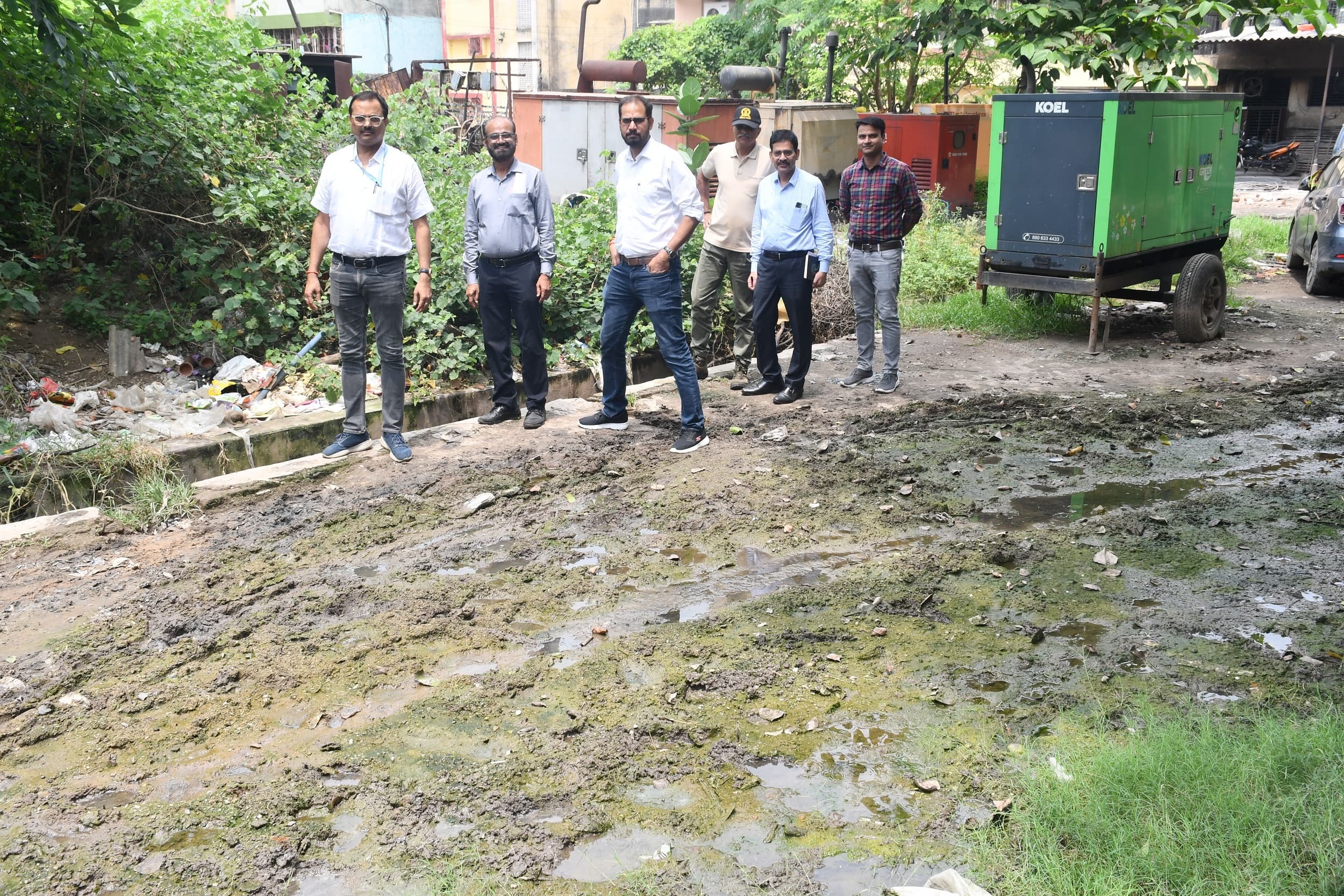 bokaro news: सीवरेज पर अवैध निर्माण, चेंबर की बढ़ा दी गयी हाइट