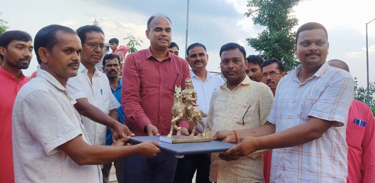 Giridih News: सोना पहाड़ी मंदिर में भी बनेगा सेल्फी प्वाइंट, होगा आकर्षण का केंद्र