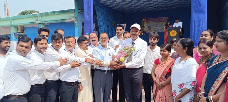 Bokaro news:महान दार्शनिक व समाज सुधारक थे डॉ राधाकृष्णन : प्राचार्य