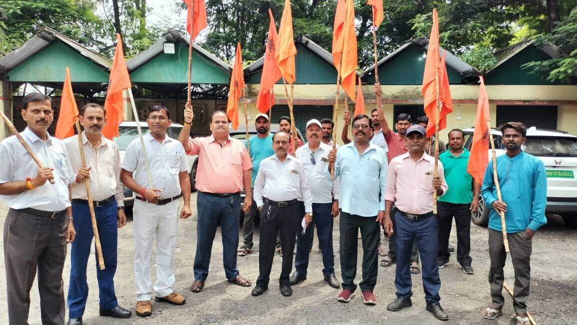 Bokaro news : केंद्र सरकार मजदूरों के अधिकारों में कर रही कटौती