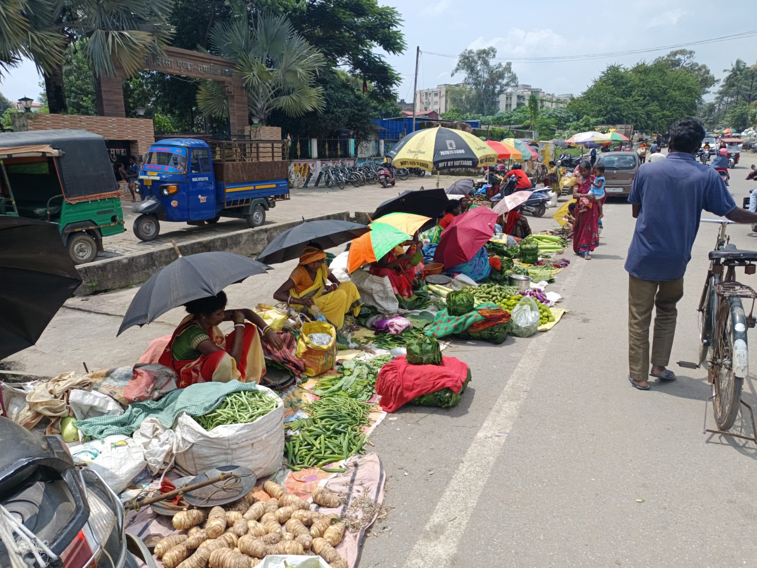 Ranchi news : डिस्टिलरी पुल से लालपुर की ओर बढ़ने लगा सब्जी बाजार