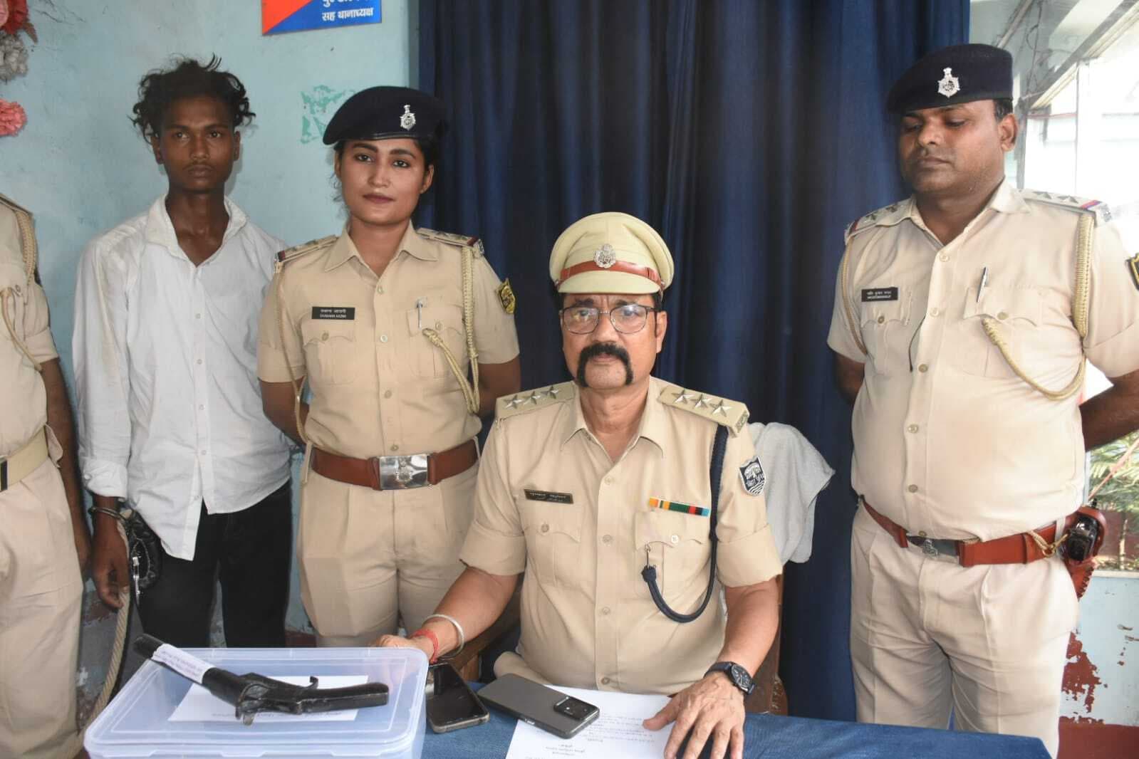 कट्टा लहराने का वीडियो वायरल होने के तीन घंटे के अंदर दो आरोपित गिरफ्तार