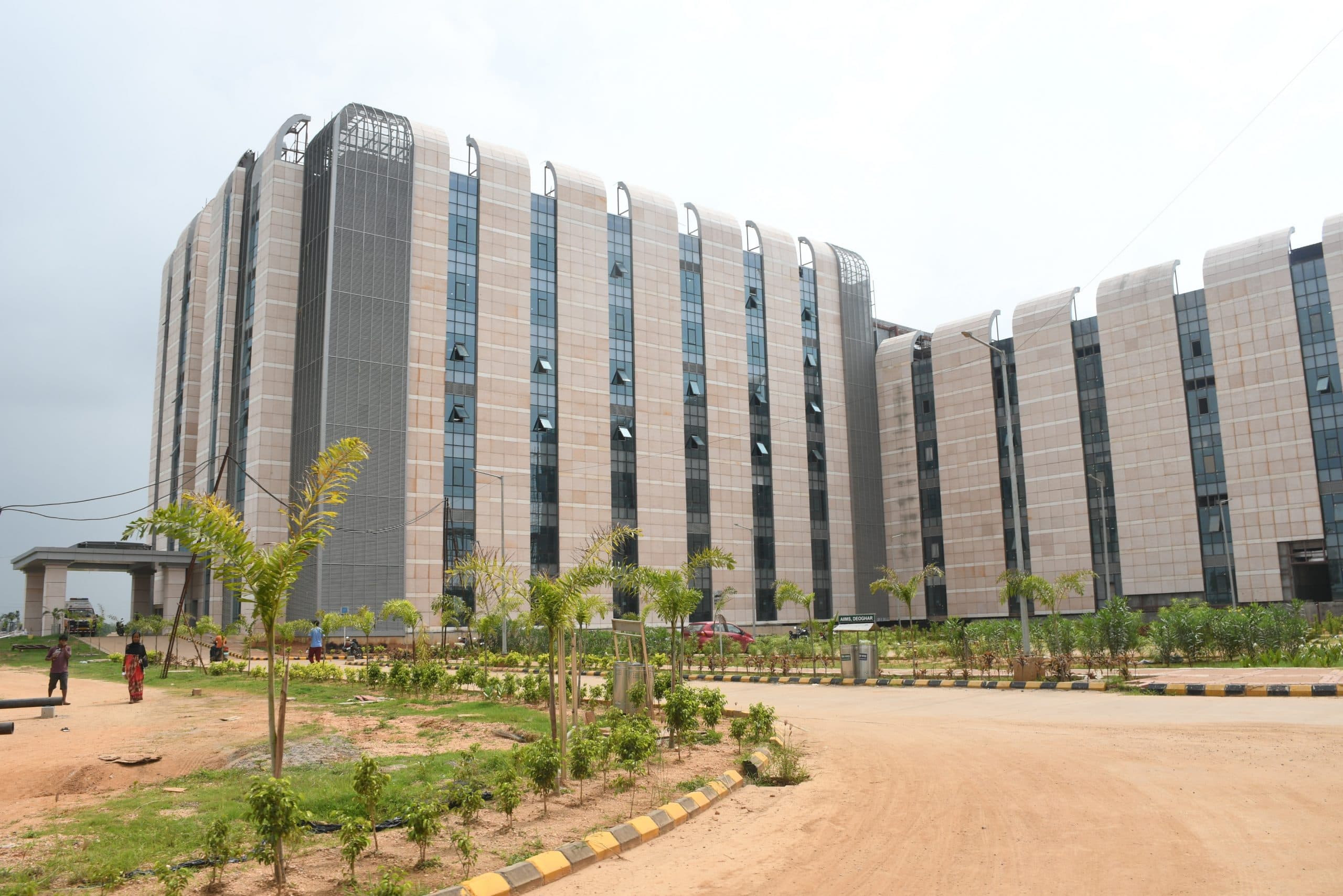 देवघर एम्स को मिलेंगी चार बसें, मरीज नि:शुल्क करेंगे यात्रा