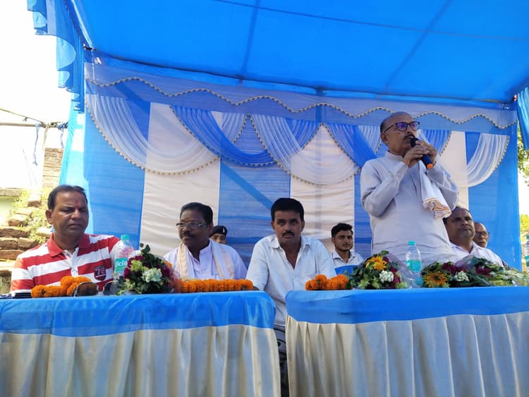 भेलाडंगाल मोड़ से बिंदापाथर तक 15 करोड़ से होगा सड़क का निर्माण : स्पीकर