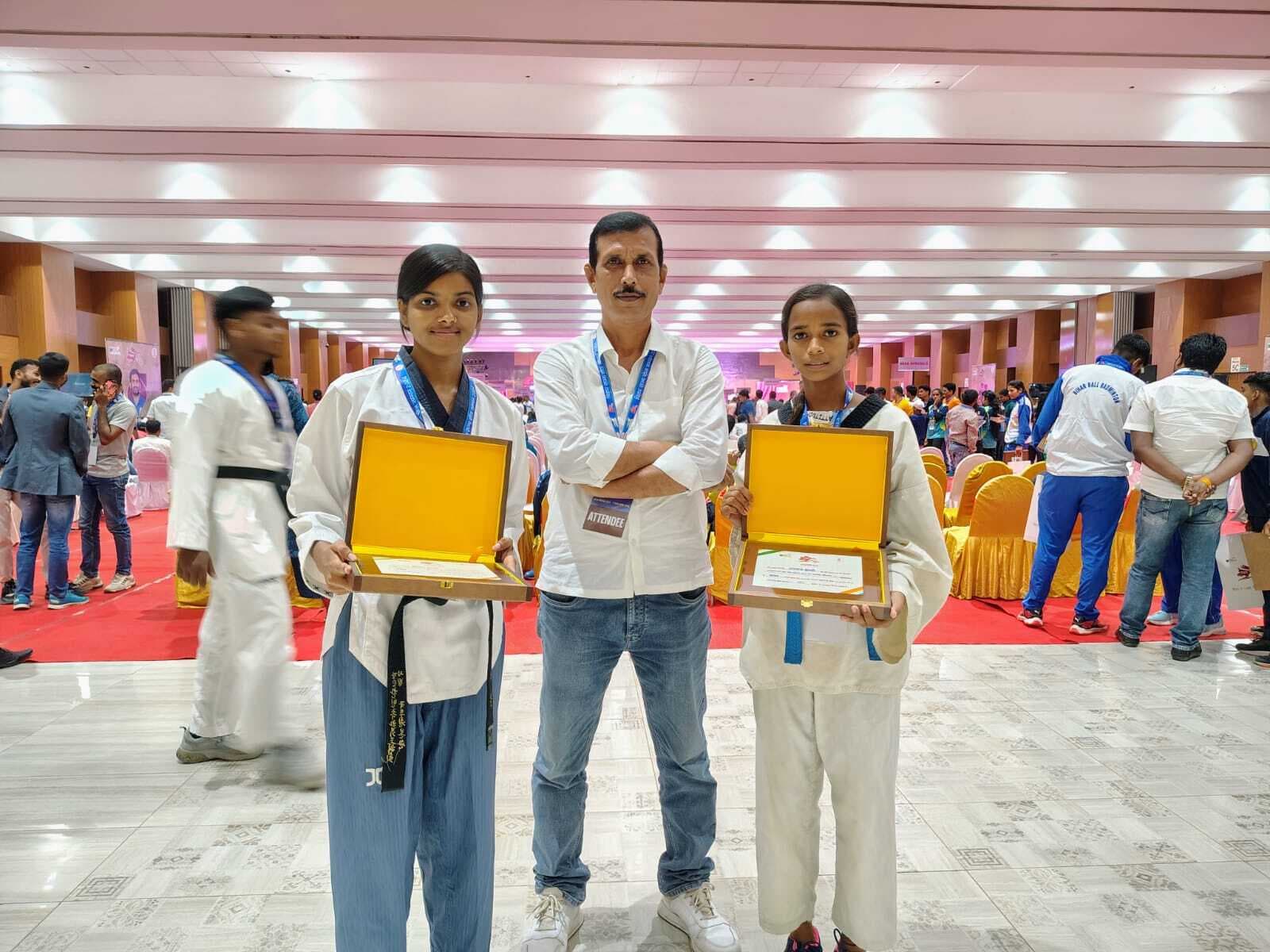 खेल सम्मान समारोह पटना में पांच खेल विद्या में कटिहार के सात खिलाड़ी सम्मानित हुए