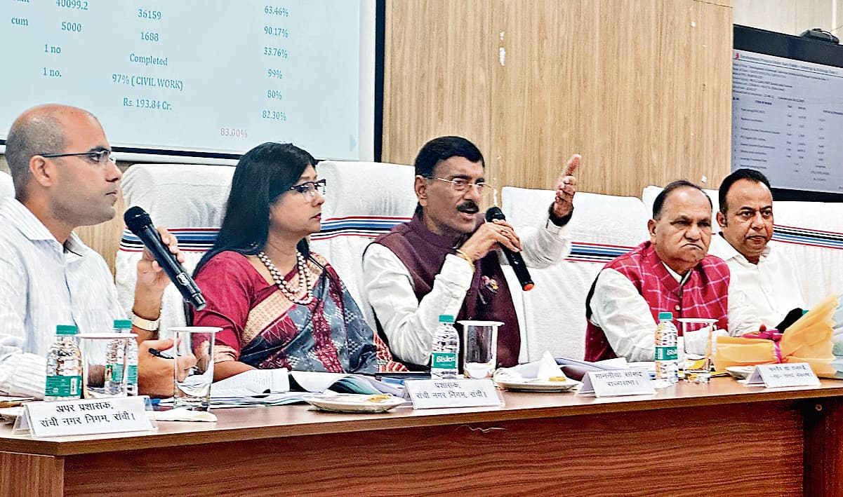 Ranchi news : शहर में लगा है कचरे का अंबार, व्यवस्था में सुधार लाये नगर निगम : संजय सेठ