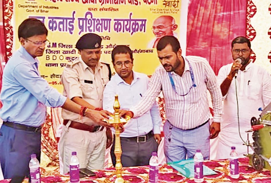 Aurangabad News : सुत कटाई का प्रशिक्षण लेकर स्वावलंबी बनेंगी गांवों की महिलाएं