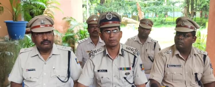 Rourkela News: कोईड़ा और केबलांग पुलिस ने चोरी की 30 बाइक जब्त की, सात आरोपी गिरफ्तार