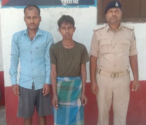 25 लीटर शराब के साथ दो तस्कर गिरफ्तार