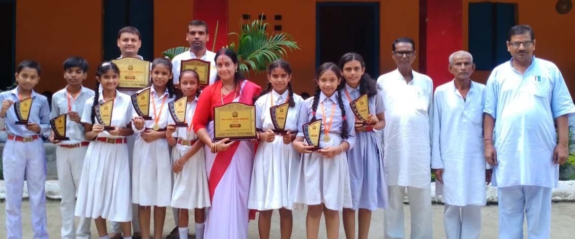 शिशु मंदिर वासुदेवपुर में  प्रश्नमंच में अव्वल आये बच्चे हुए पुरस्कृत