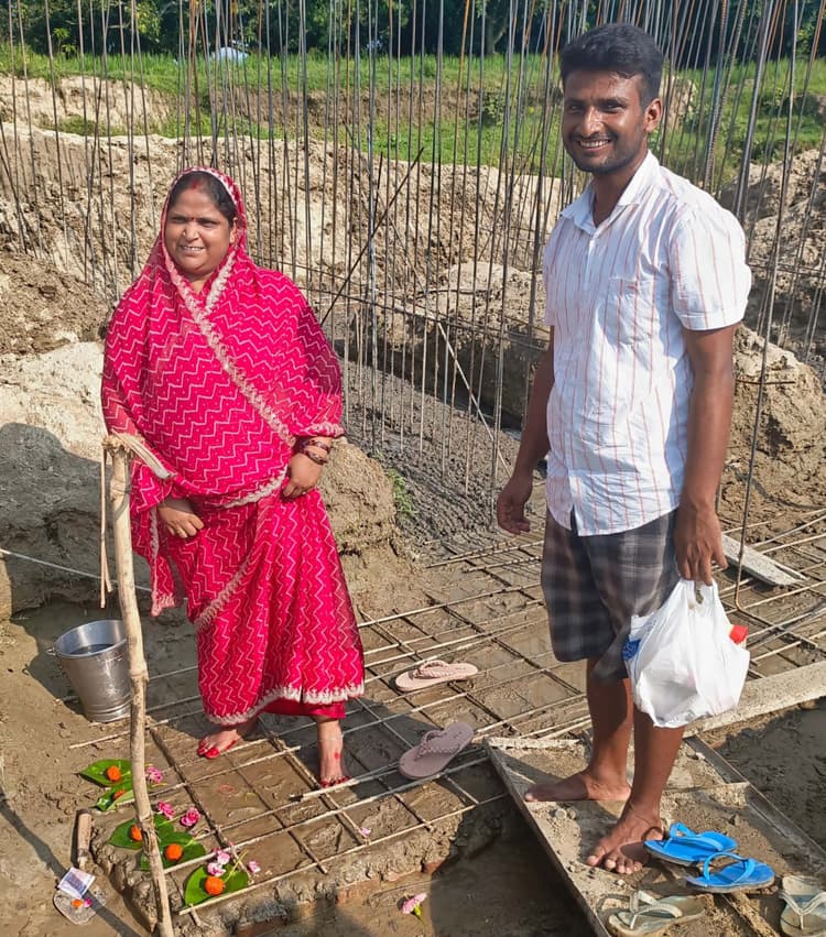 मुखिया ने किया पुलिया का  शिलान्यास