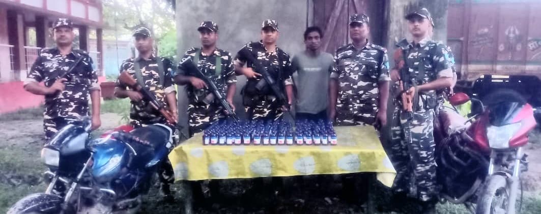 149 बोतल कोडीन युक्त कफ सीरप के साथ एक तस्कर गिरफ्तार