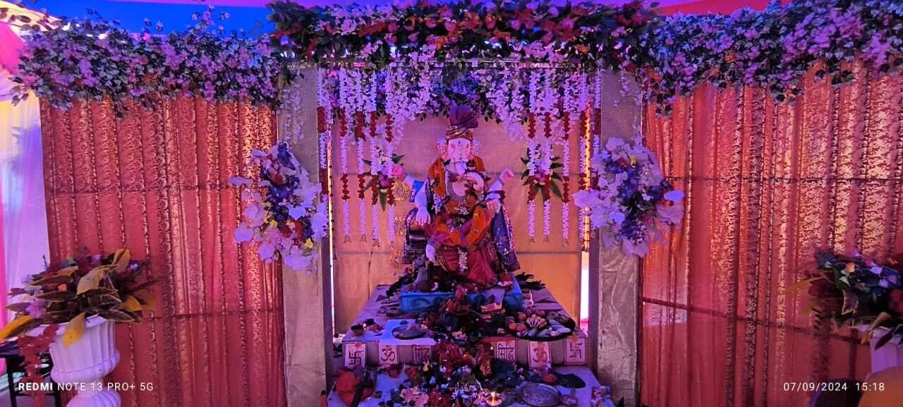 मधुपुर में गणेशोत्सव की धूम, बप्पा के दर्शन को उमड़े भक्त