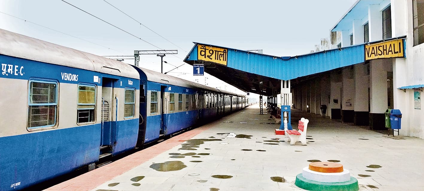 Hajipur News : वैशाली से सोनपुर के बीच चलने वाली ट्रेन के परिचालन के समय में बदलाव की मांग