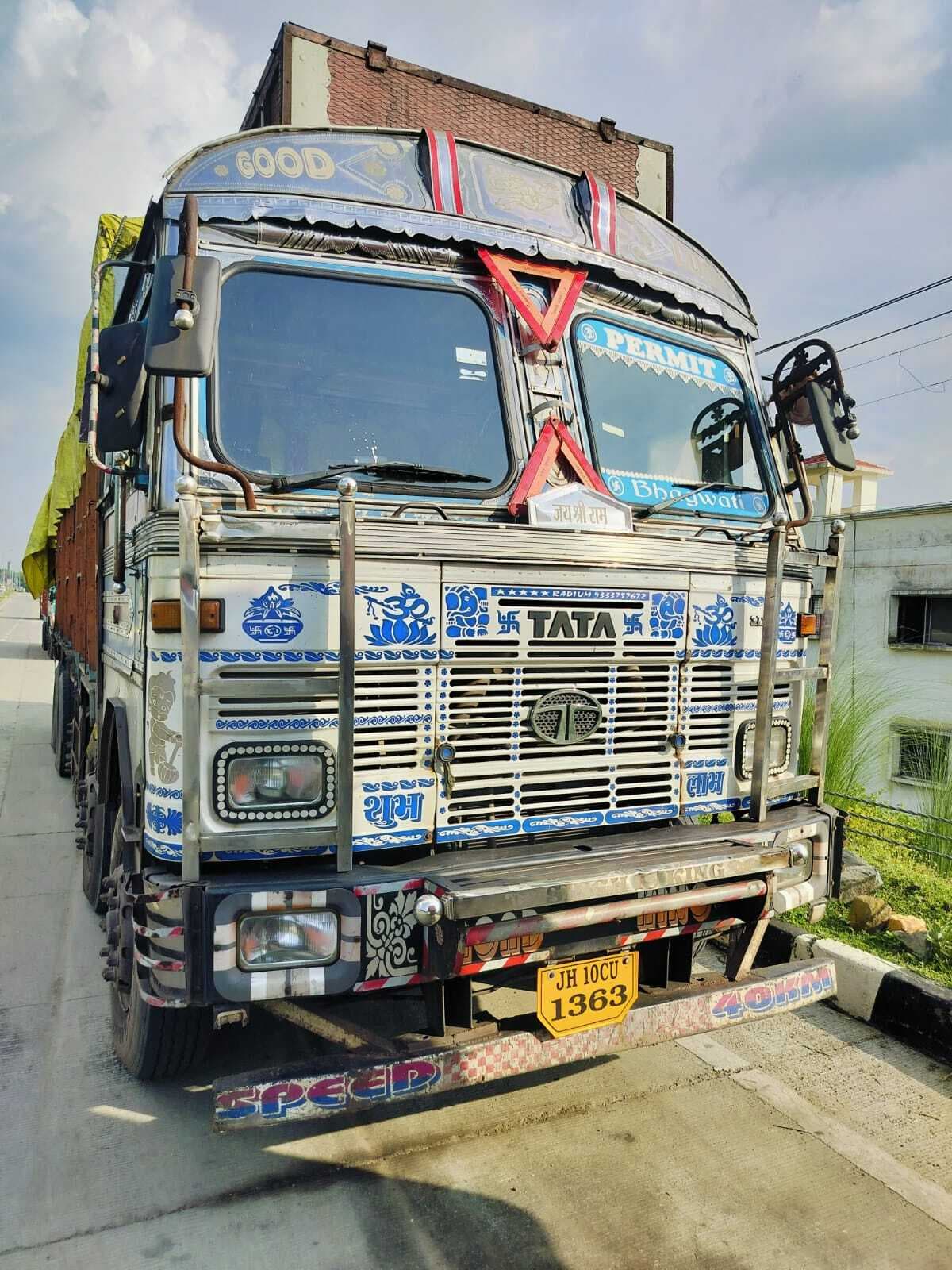 Giridih News: पुलिस ने जब्त किए अवैध कोयला लदे दो ट्रक, दो गिरफ्तार