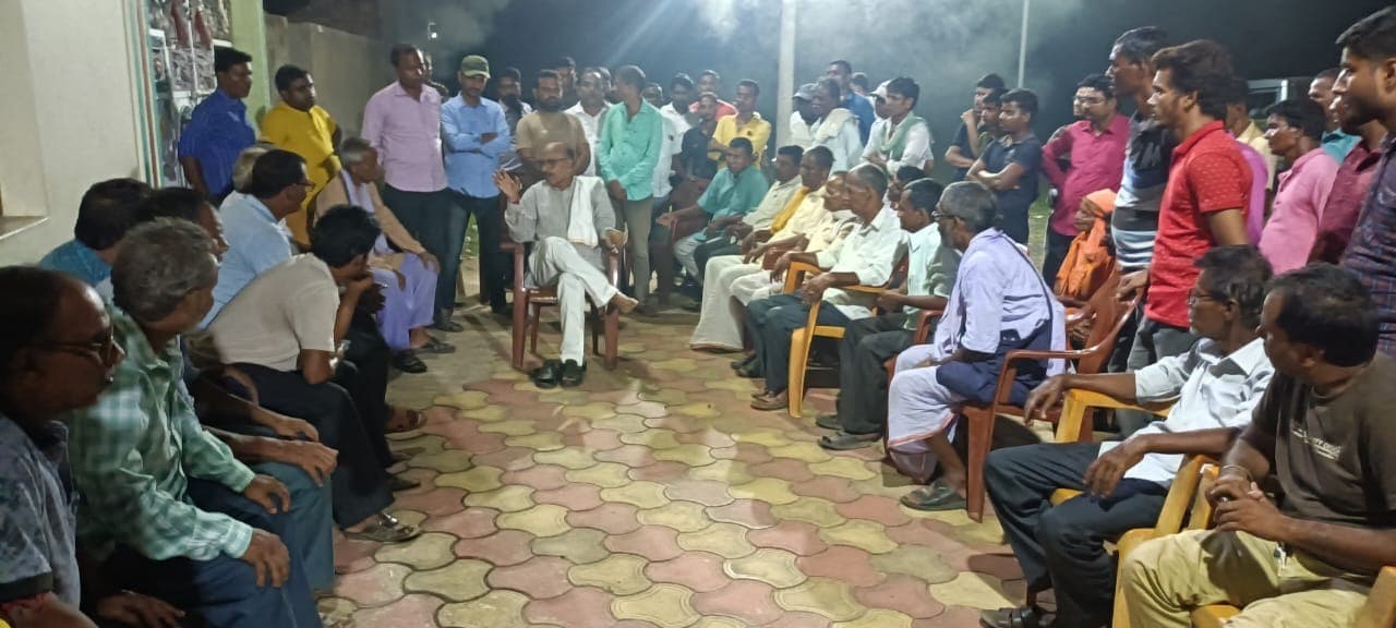 आंबा के ग्रामीणों ने विस अध्यक्ष को सुनायी समस्या, समाधान का दिया भरोसा