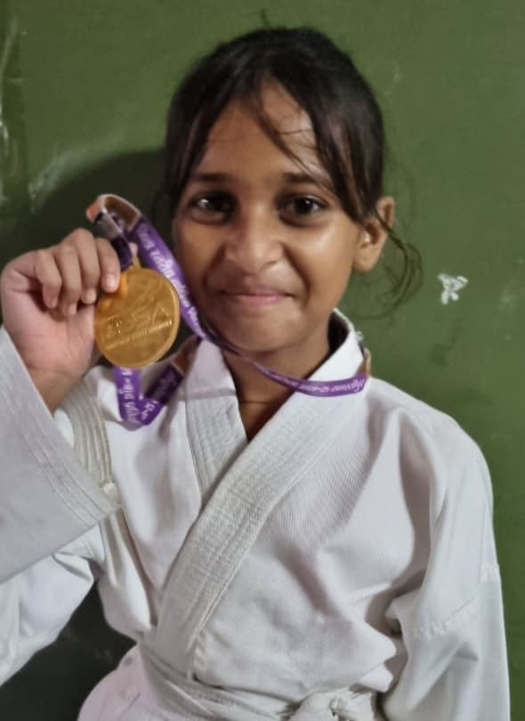 Samastipur News: Vanshika won gold कराटे 33 किलो भार वर्ग में वंशिका ने जीता गोल्ड