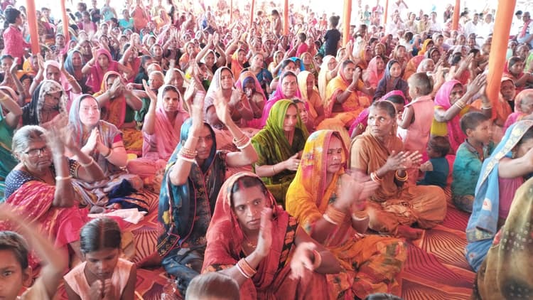 Sadhguru Sadafaldev Vihangam Yoga Institute सद्गुरु सदाफलदेव विहंगम योग संस्थान की राष्ट्रव्यापी संकल्प यात्रा रोसड़ा पहुंची