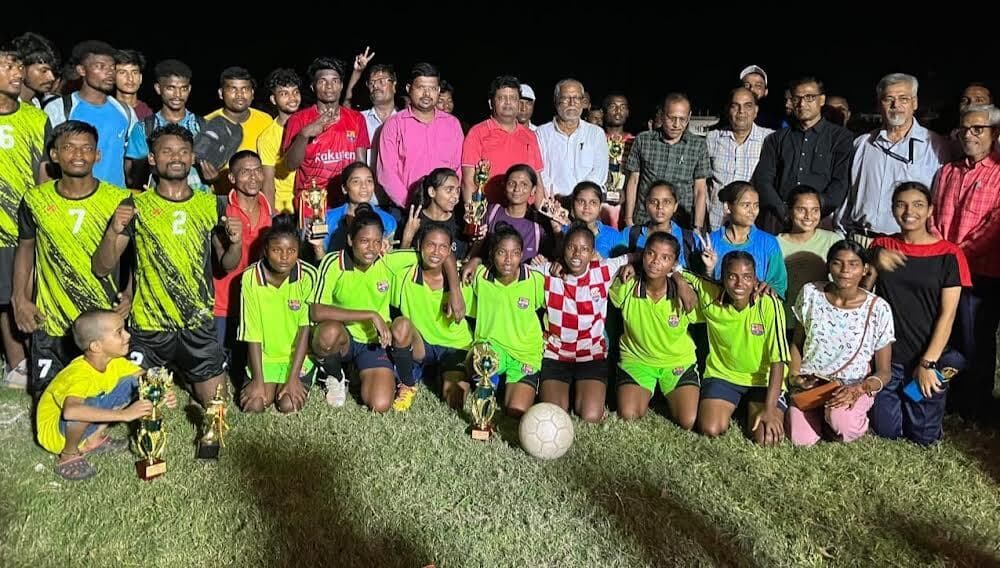 फुटबॉल प्रतियोगिता में केपी व पीएस कॉलेज चैंपियन