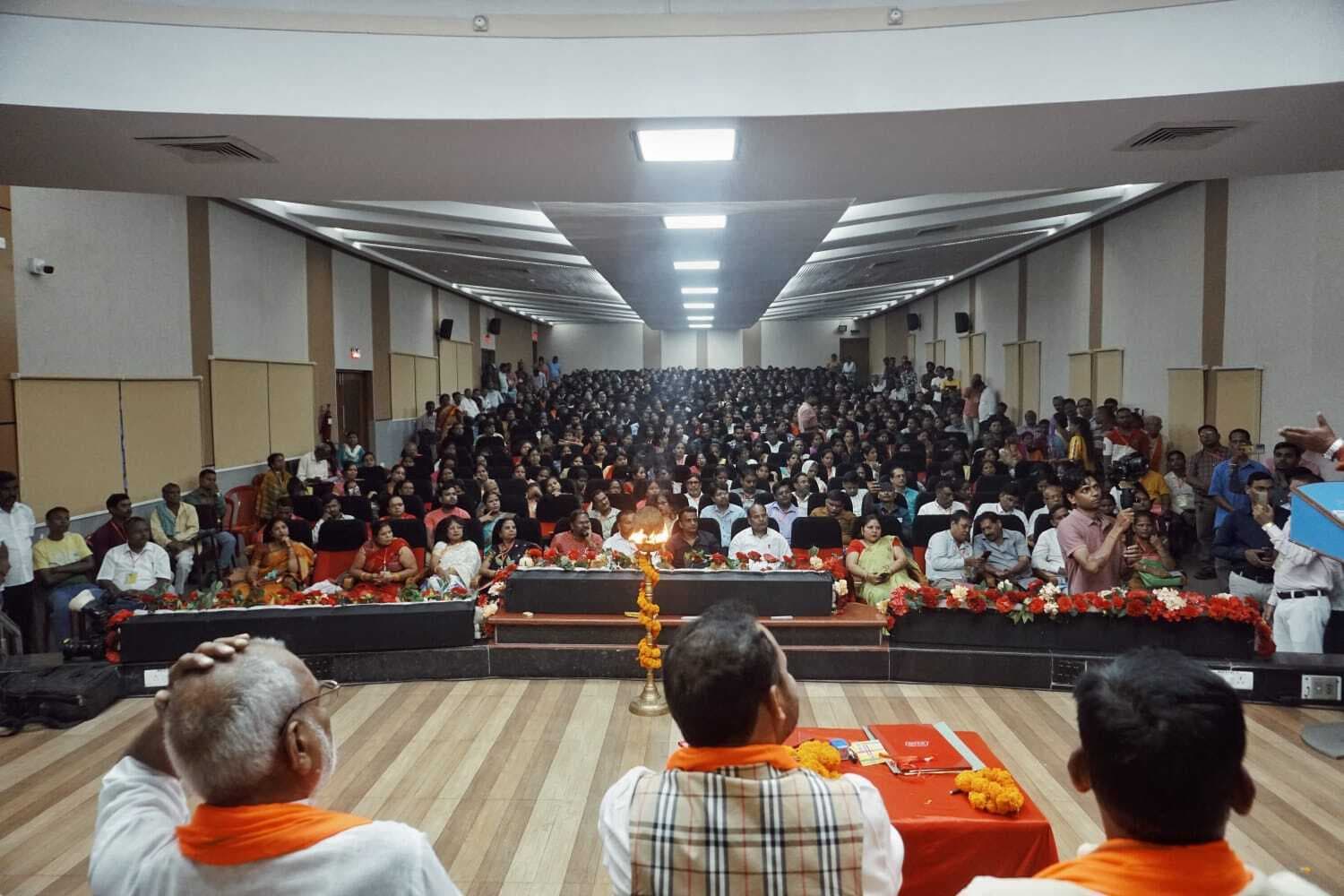 सम्मेलन के बहाने शंभु चौधरी का शक्ति प्रदर्शन, गूंजा जमशेदपुर पश्चिम की जनता मांगे हिसाब