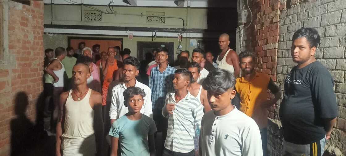 स्मार्ट मीटर का विरोध करने पर कर्मियों ने धुरगांव की काटी बिजली