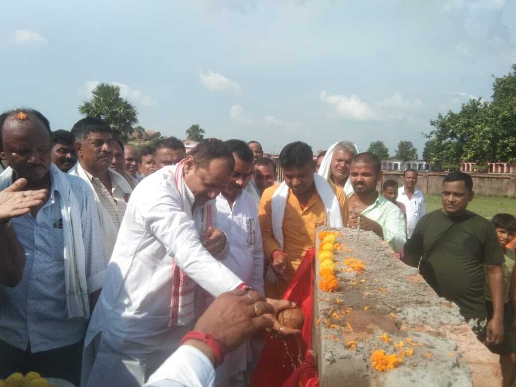 विधायक ने तीन करोड़ की योजनाओं का किया शिलान्यास