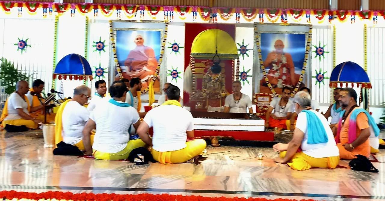 सतसंबंध होता है जीवन उत्थान का कारण : स्वामी निरंजनानंद