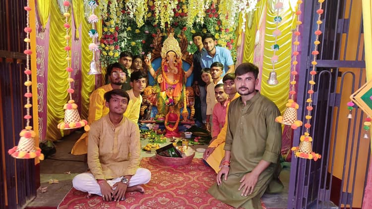 Ganesh Utsav: दूसरे दिन भी गणेश उत्सव की रही धूम