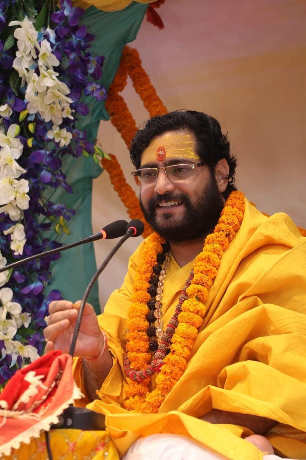 DHANBAD NEWS : जीव को पूर्णता की यात्रा कराता है श्रीमद् भागवत : बृजेश जी महाराज