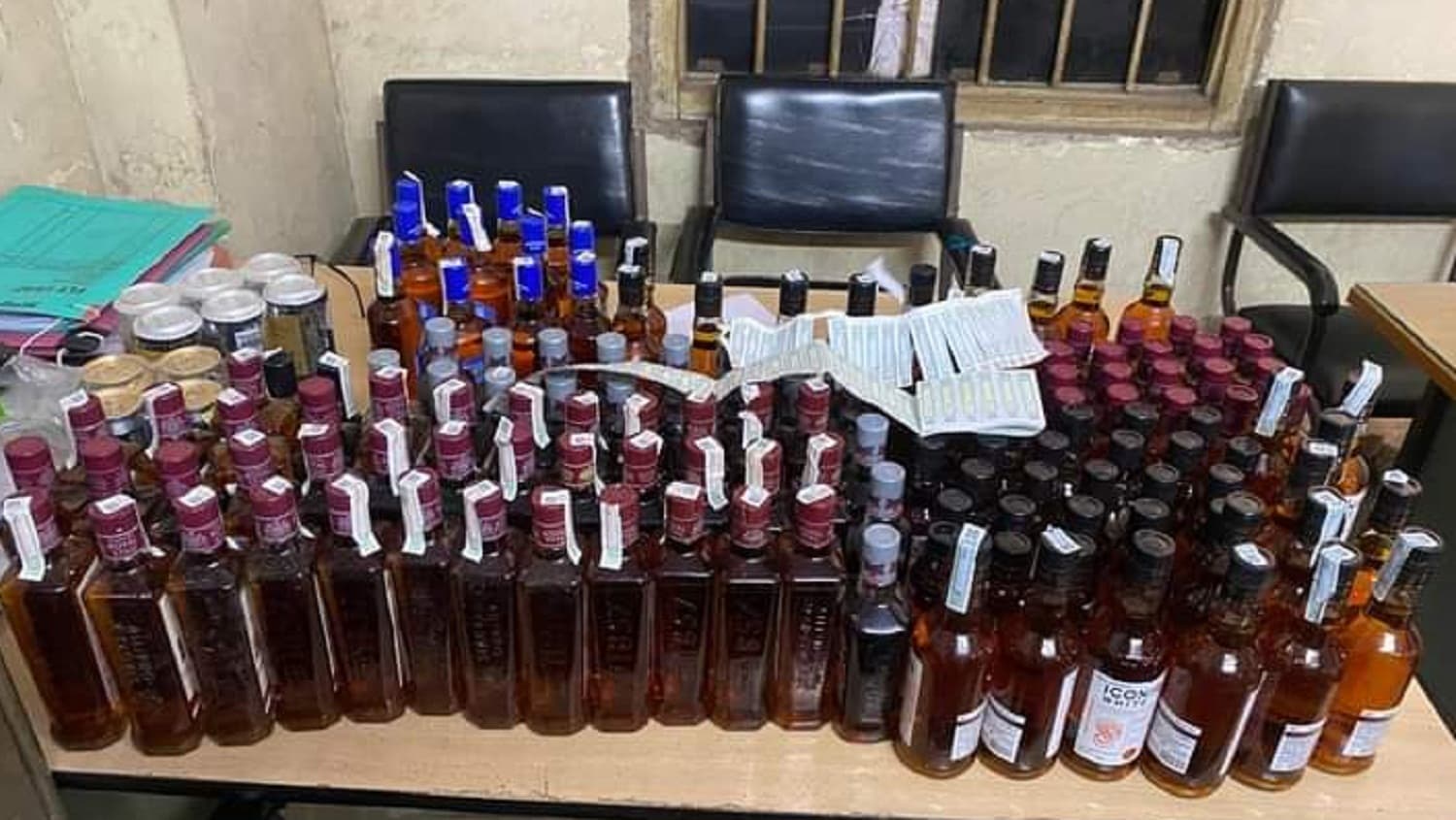 Bokaro News : सिटी पार्क के होटल में उत्पाद विभाग का छापा, संचालक गिरफ्तार